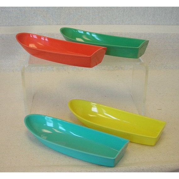 4 Vintage Brightly Colored Plastic Banana Boats/Banana Split