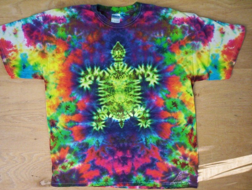 Tie Dye Happy Turtle Size XL