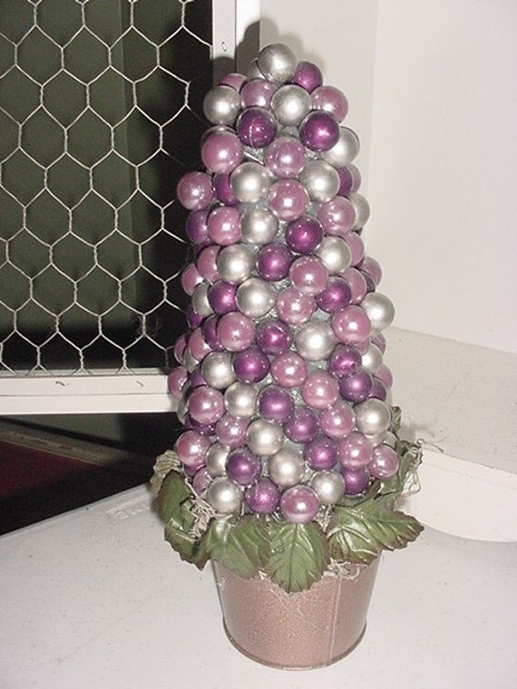 SILVER\/CRANBERRY BULB TREE CENTERPIECE