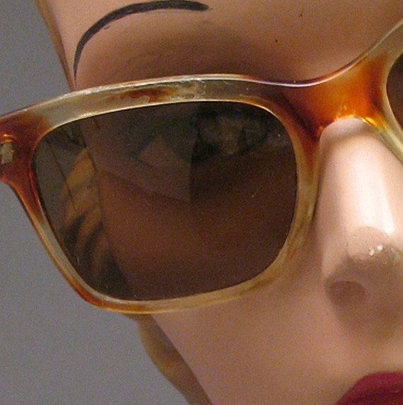 Big Eyed Mens 1970s Vintage Sunglasses by Samco