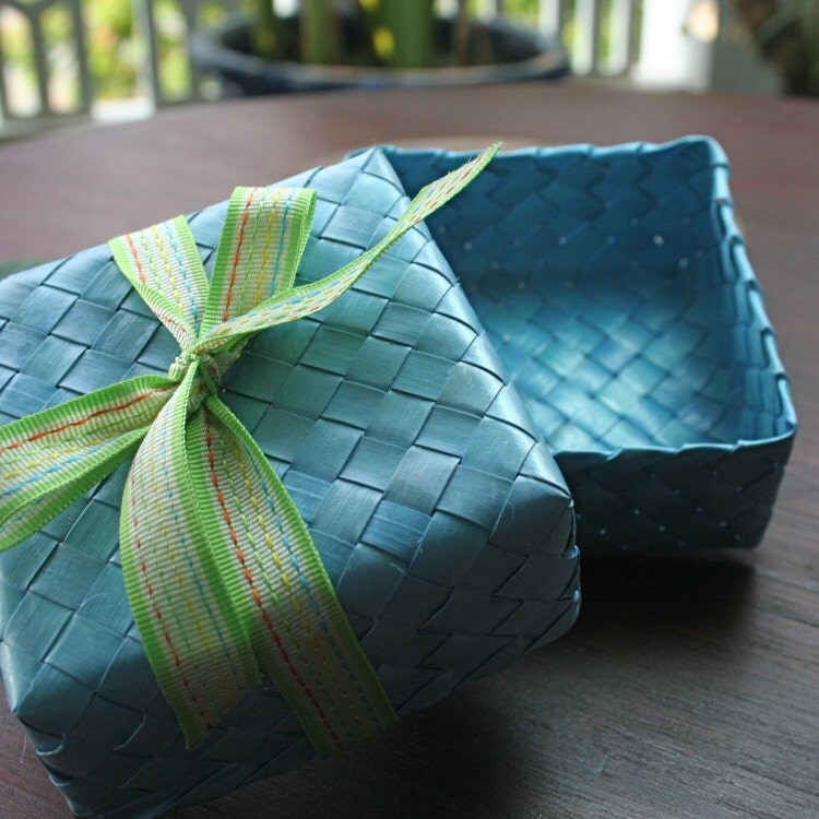 30 Palm leaf boxes by 1000beads on Etsy