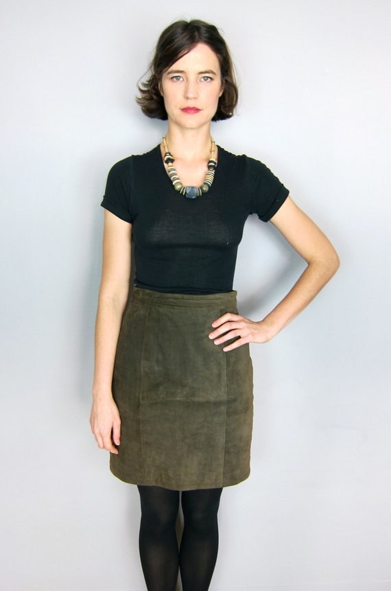 olive green leather skirt outfit