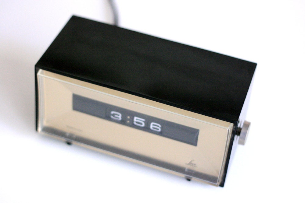 Vintage Lux Flip Clock