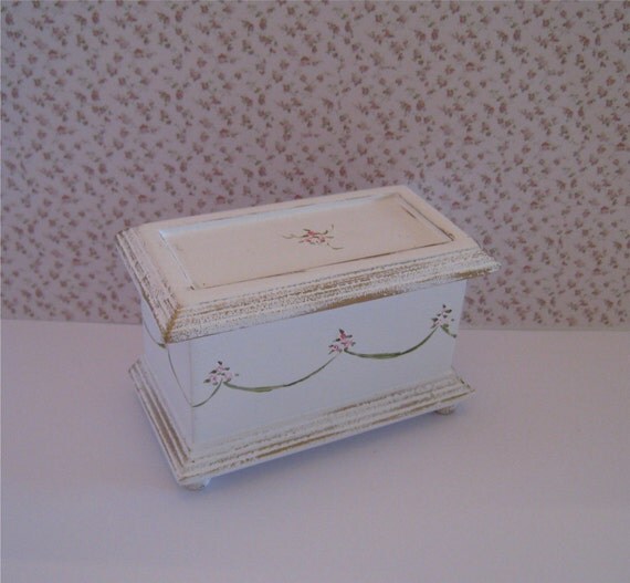 shabby chic blanket chest distressed by insomesmallwayminis shabby chic blanket chest distressed by insomesmallwayminis