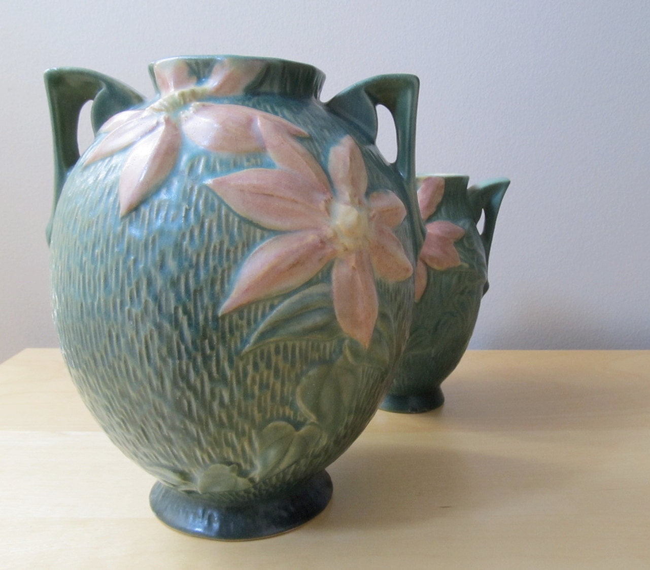 antique roseville pottery vase pink and green clematis 1078