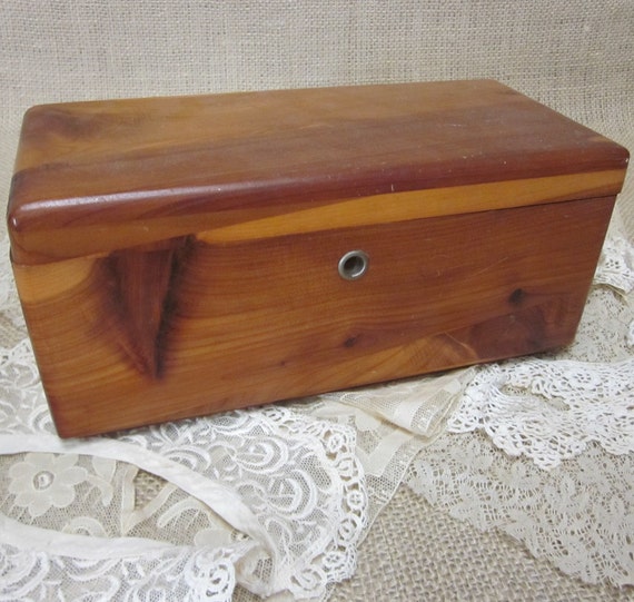 LANE Cedar Chest Jewelry Box