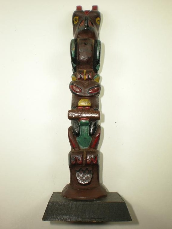 Vintage 1950s Carved Wood Indian Totem Pole Souvenir Statue