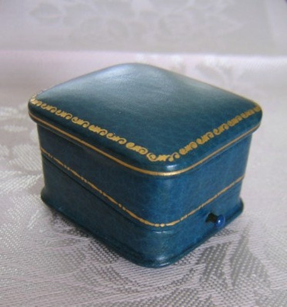 Vintage Wright Kay and Co Detroit Jewelers Ring Box
