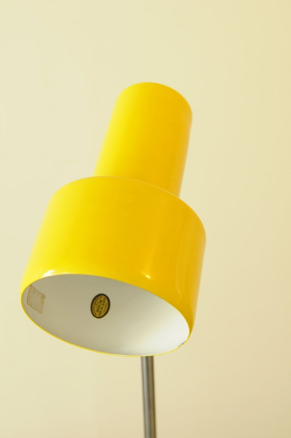rsvd sts818 vintage yellow floor l with adjustable tripod rsvd sts818 vintage yellow floor l with adjustable tripod