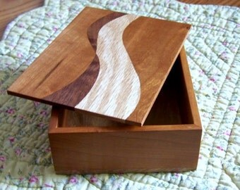 Double S wood box