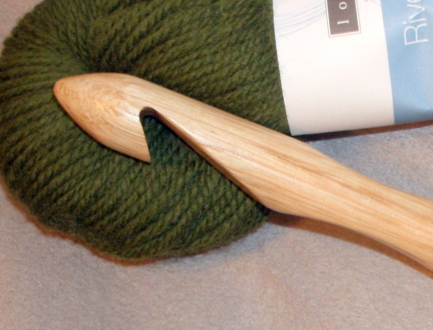 size S Bamboo Crochet Hook 19mm