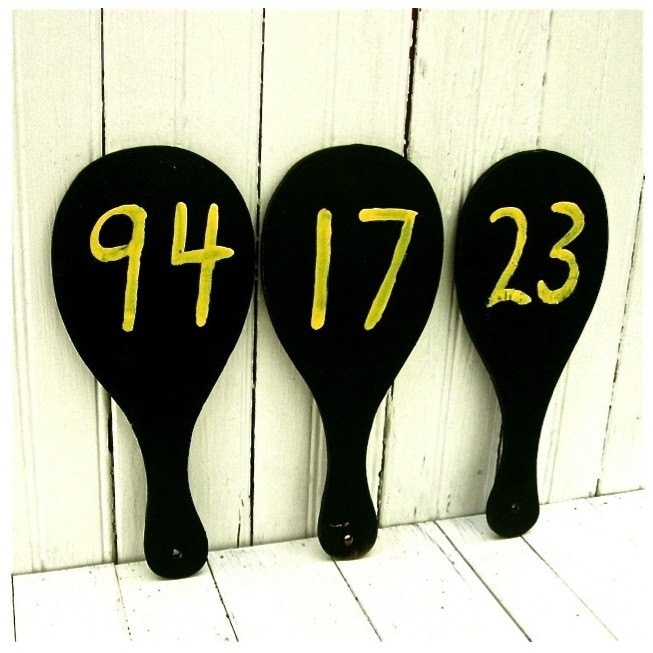 A Numbered Auction Paddle