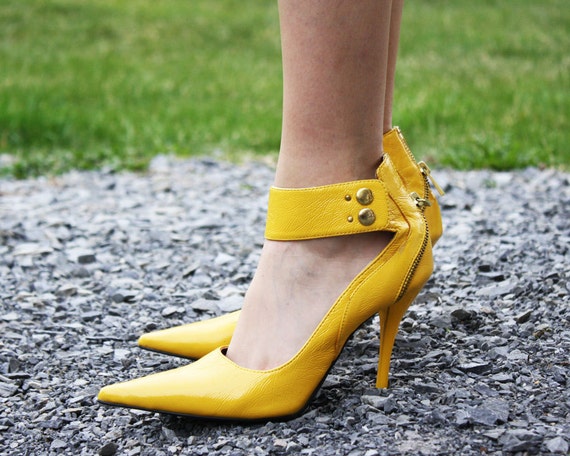 80s Patent Yellow Zipper Stilettos Size 6.5