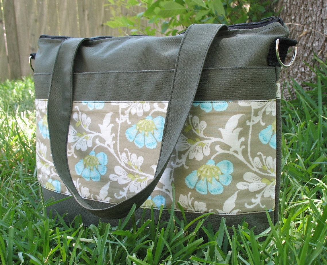 Ziptop Laptop Bag with lots of Pockets Water Repellent