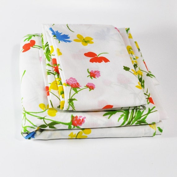 Vintage twin spring floral sheet set