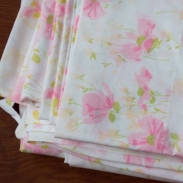 Vintage pink floral double sheet set great for fabric