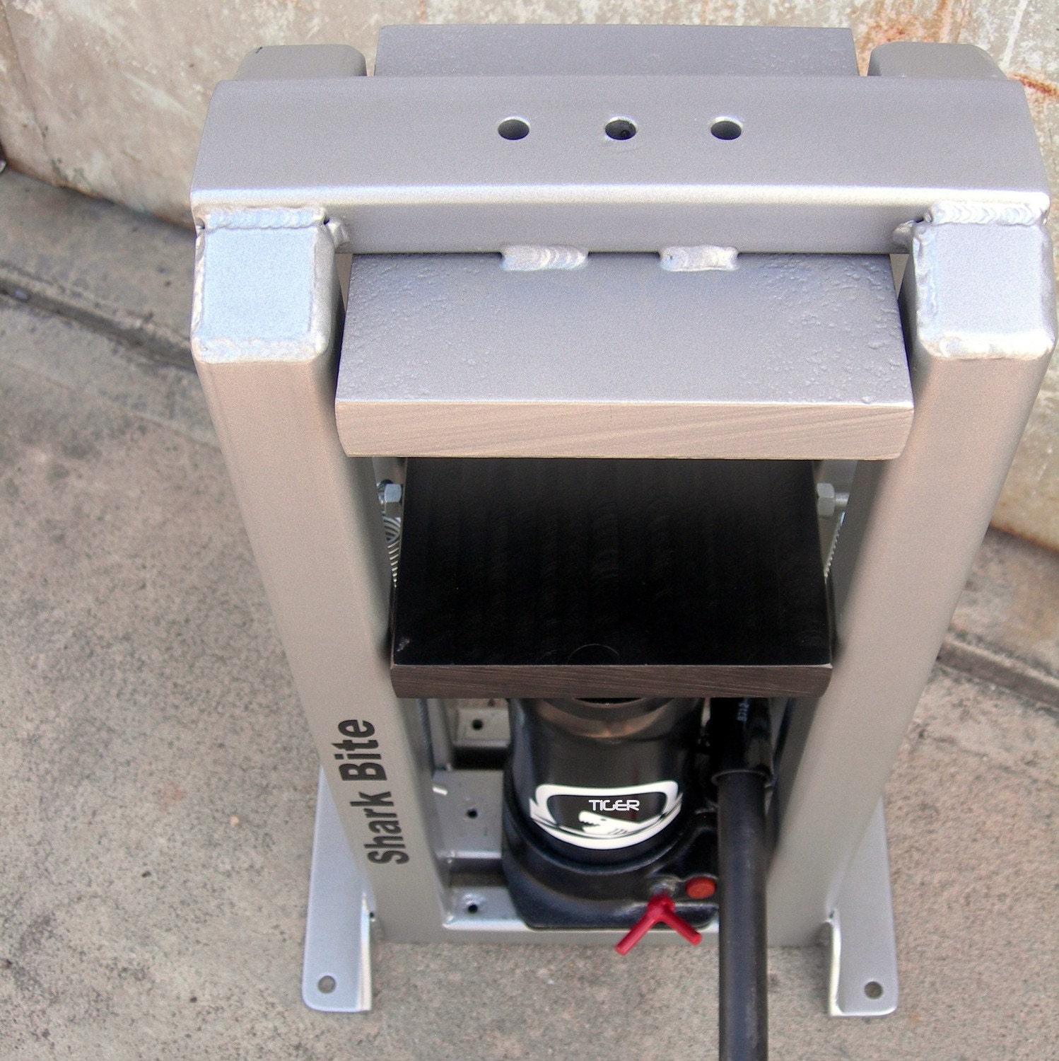 HYDRAULIC PRESS for Jewelry Making / Metal Smithing / Jewelry Designing