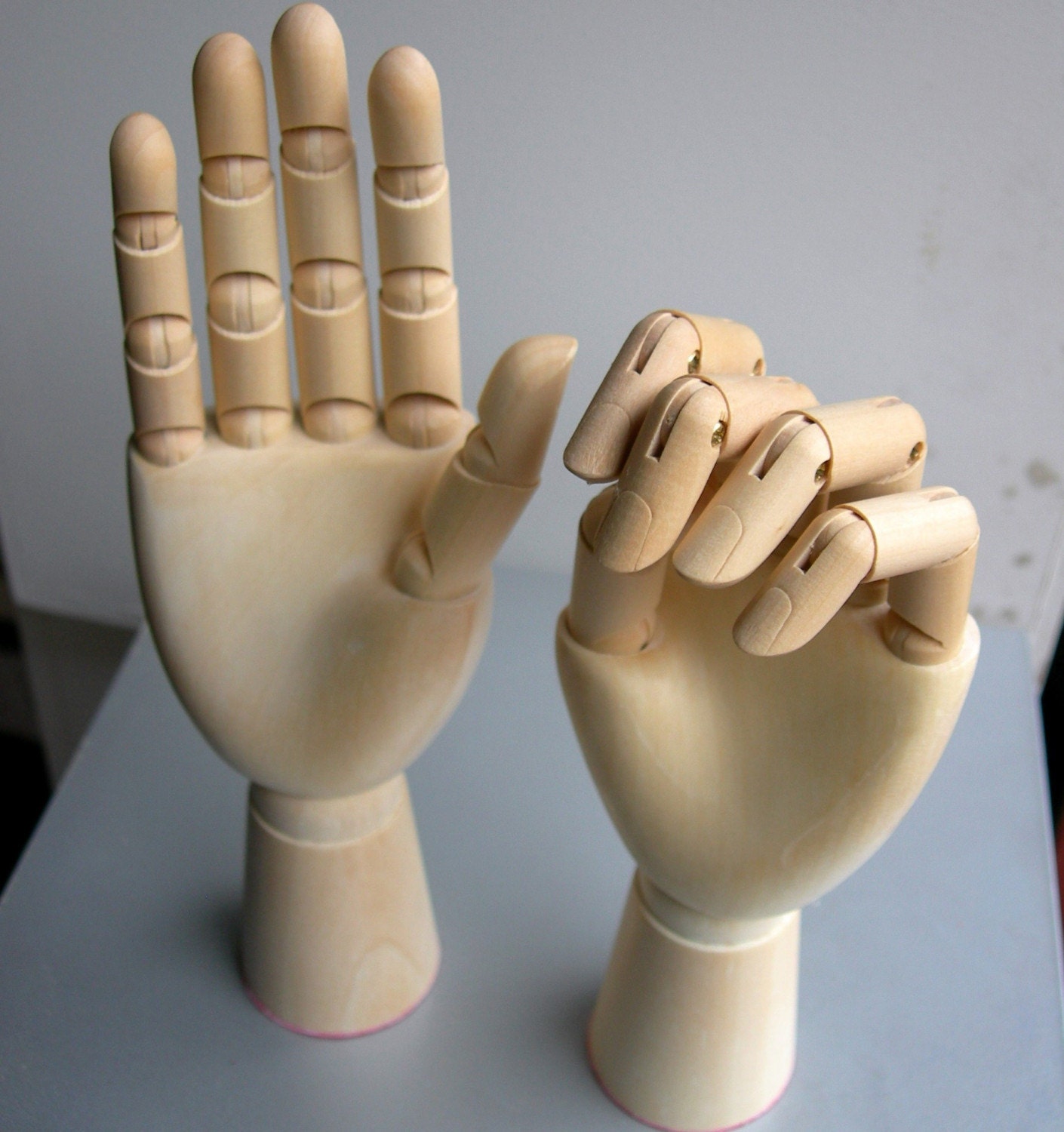 wooden poseable hand