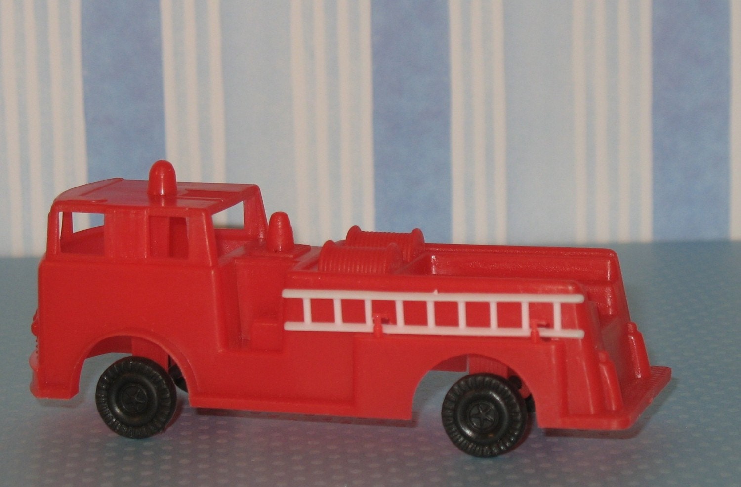 Fire Truck Toy Box Fire engine cake topper (3)