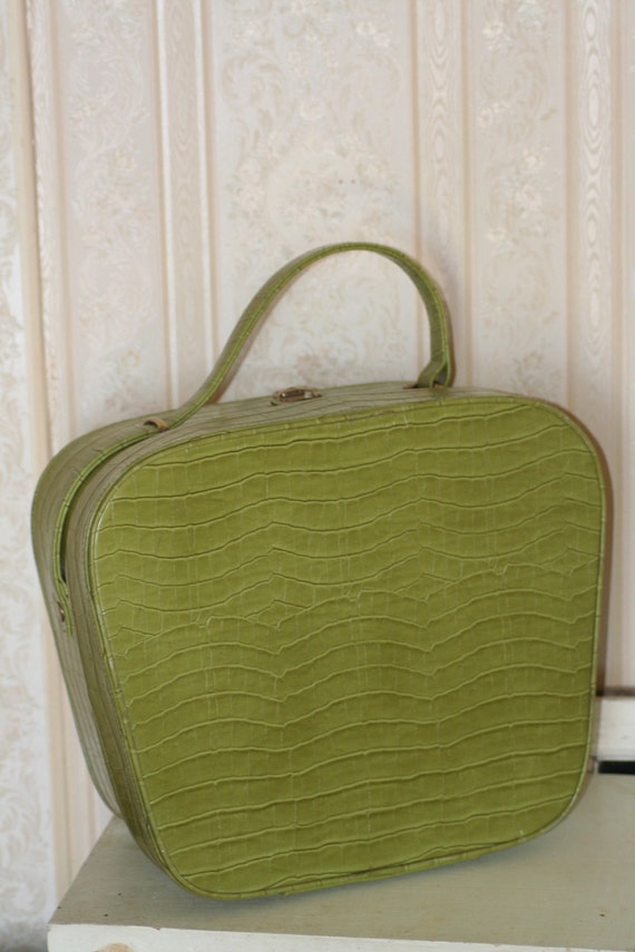 Mint Green 60's Carry on Bag