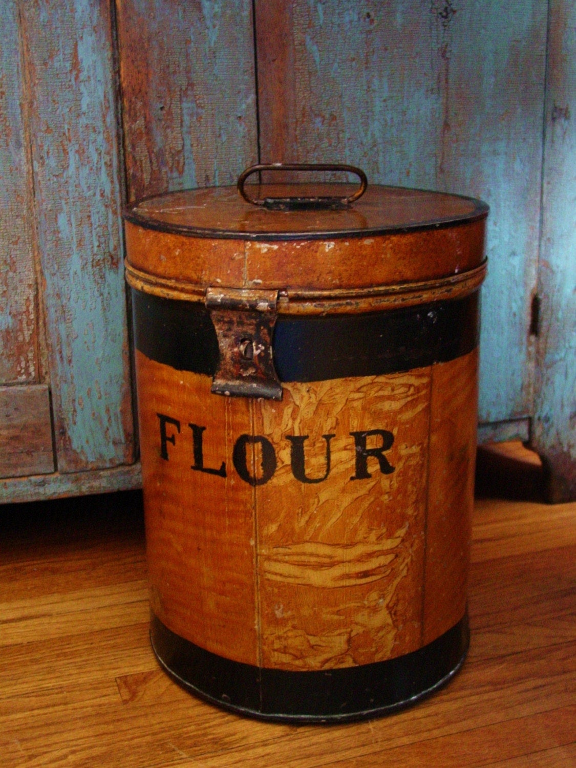 Old Farmhouse Kitchen Large Metal Flour Bin