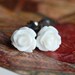 10g (2.5mm) White flower plugs for stretched ears- double flared