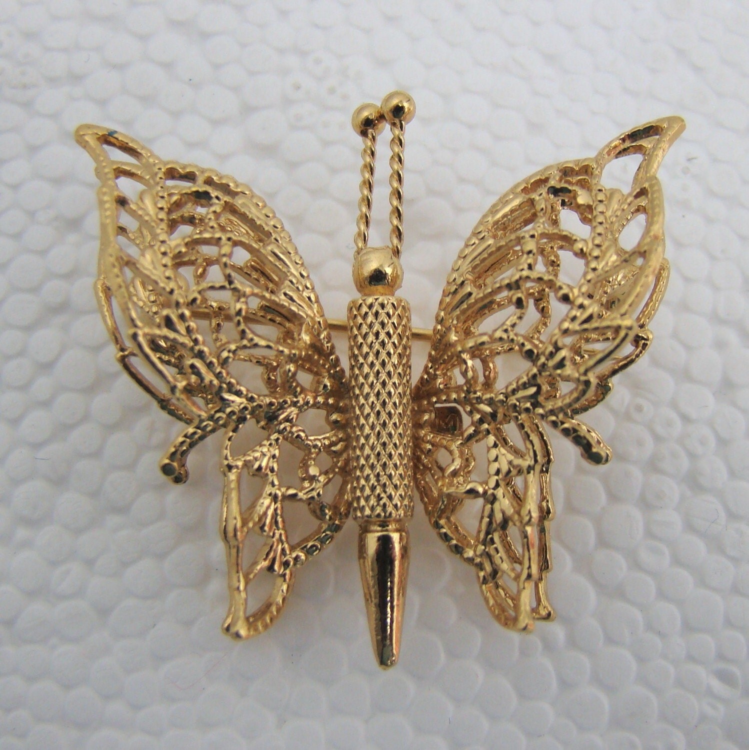 VINTAGE COSTUME JEWELRY PIN BUTTERFLY BROOCH