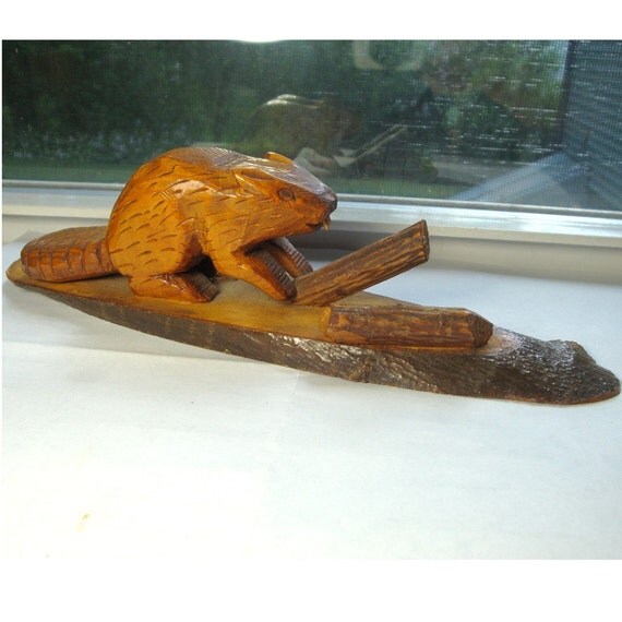 Vintage Adorable Wood Beaver Carved Sculpture Industrious