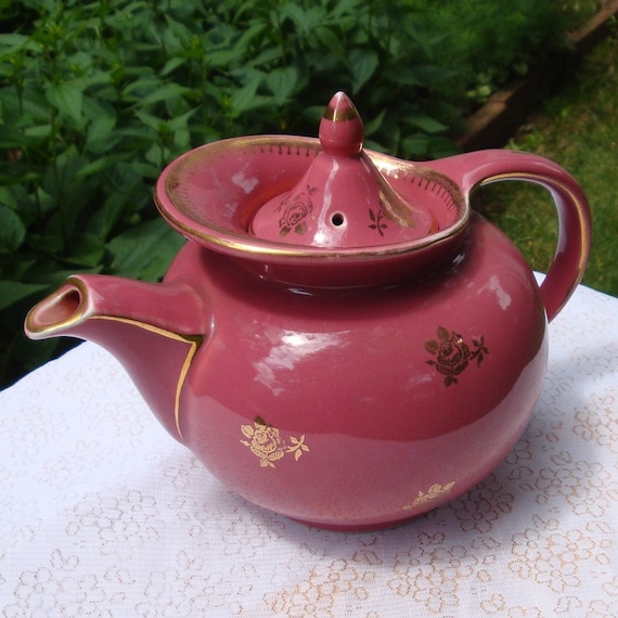 Vintage Hall Teapot ..1940s Dusty Pink and Gold Roses..6 Cup