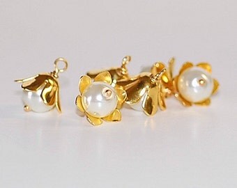 Free Ship Pearl Blossom charms