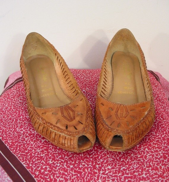 Vintage Peep Toe Woven Flats size 7 by QsDaydream on Etsy