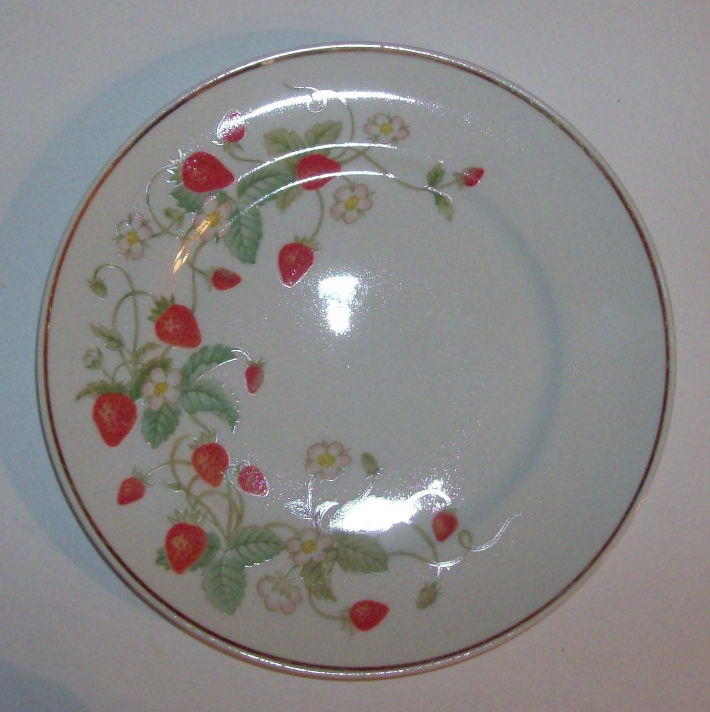 Avon Strawberry Collectible Plate