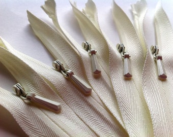 INVISIBLE Zippers 20 Inch YKK Color 502 Ivory - 10 Zippers
