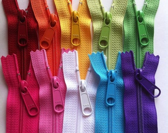 Zippers: 4.5 Ykk Purse Zippers with a Long Handbag Pull - 10 Piece Rainbow Pack - Available in 7,8,9,10,12,14,16,18 and 24 Inches