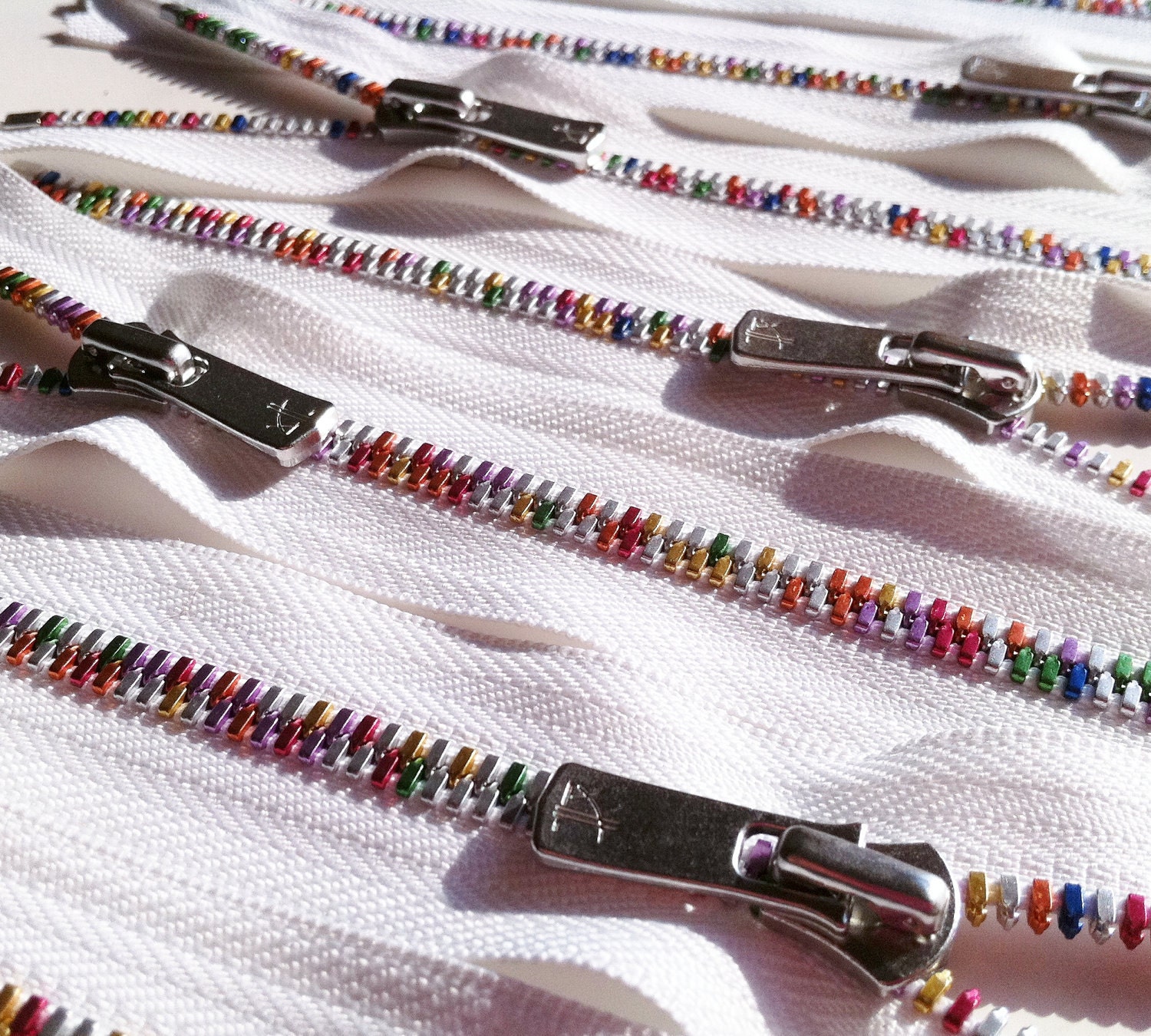 YKK Excella Rainbow Teeth Zippers 7 inch White 1 Zipper