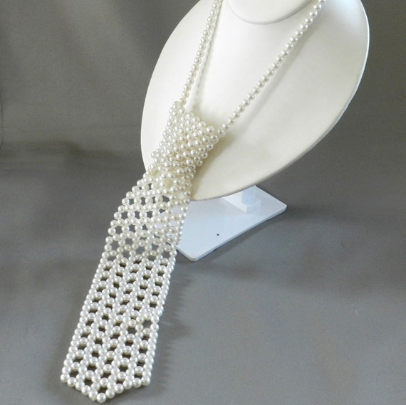 Vintage cream faux pearl beaded tie necklace