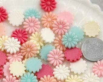 Flower Cabochons - 13mm Little Daisy Flower Resin Cabochons - 18 pc set
