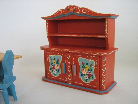 Download Vintage Dora Kuhn Coral Hutch