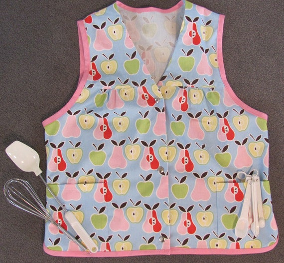 Cobbler Apron Apples and Pears print snap front by irishandmore