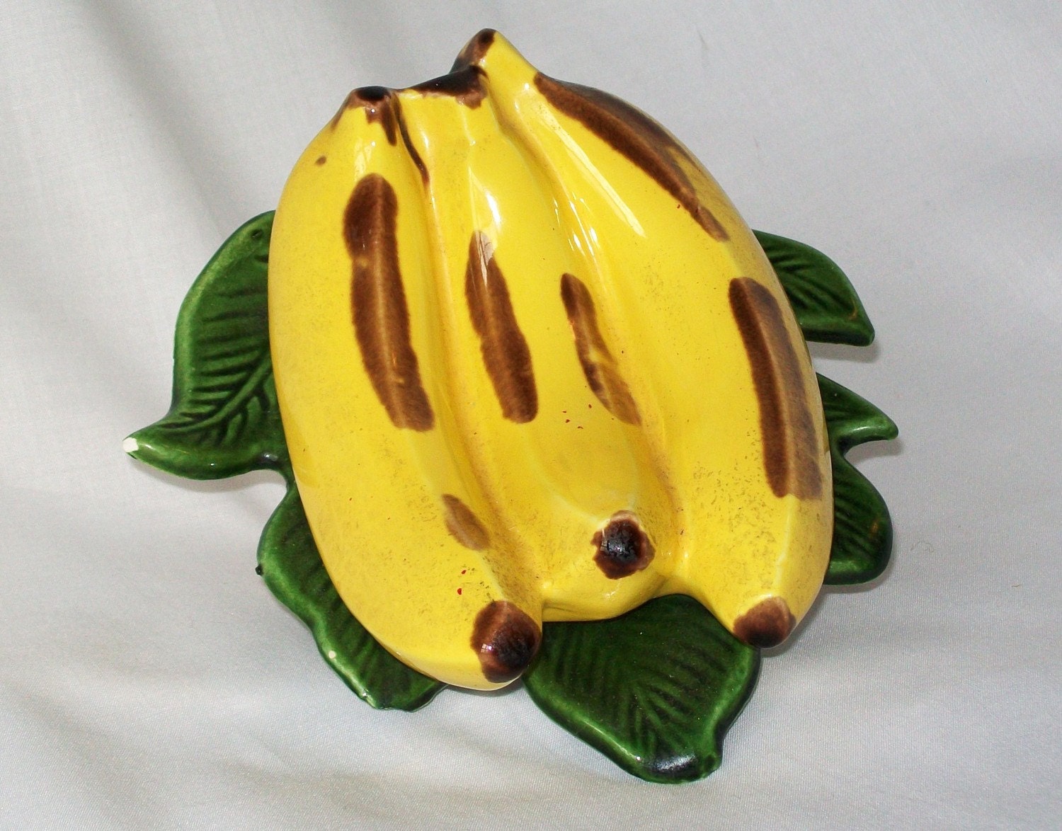 Banana Wall Pocket Ceramic Yellow Green Brown Retro by pinkpainter