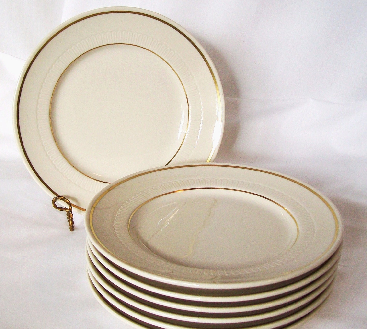 Vintage Restaurant Ware Set of 7 Plates Syracuse by pinkpainter