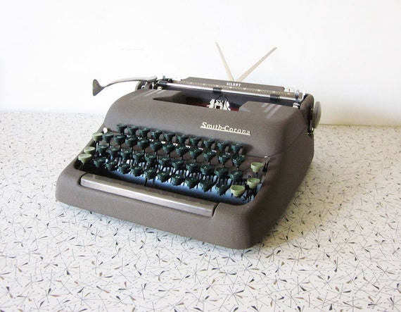 1950s typewriter / 50s smith corona silent manual typewriter