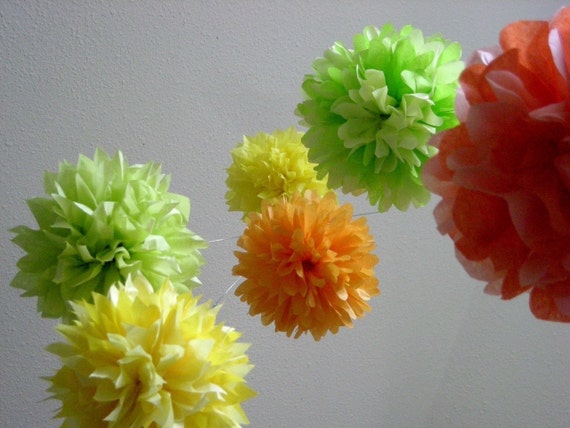 Choose your colors ... pom mobile // nursery decoration // newborn // baby shower // housewarming Il_570xn