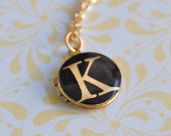 Locket Necklace Initial Jewelry Custom Alphabet Jewelry Monogramm Letter Vintage Lockets Personalized Gift Gifts Layering Necklaces Verabel