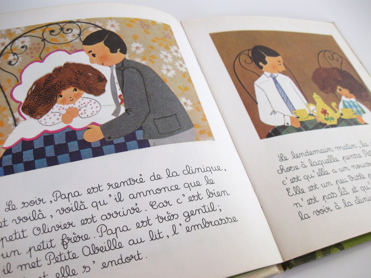 1970 Vintage French book for children Petite Abeille has a