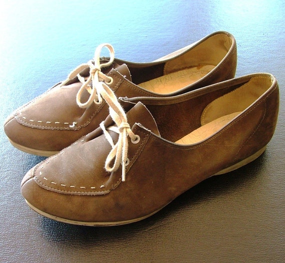 Vintage Womens Light Brown Leather Bowling Shoes