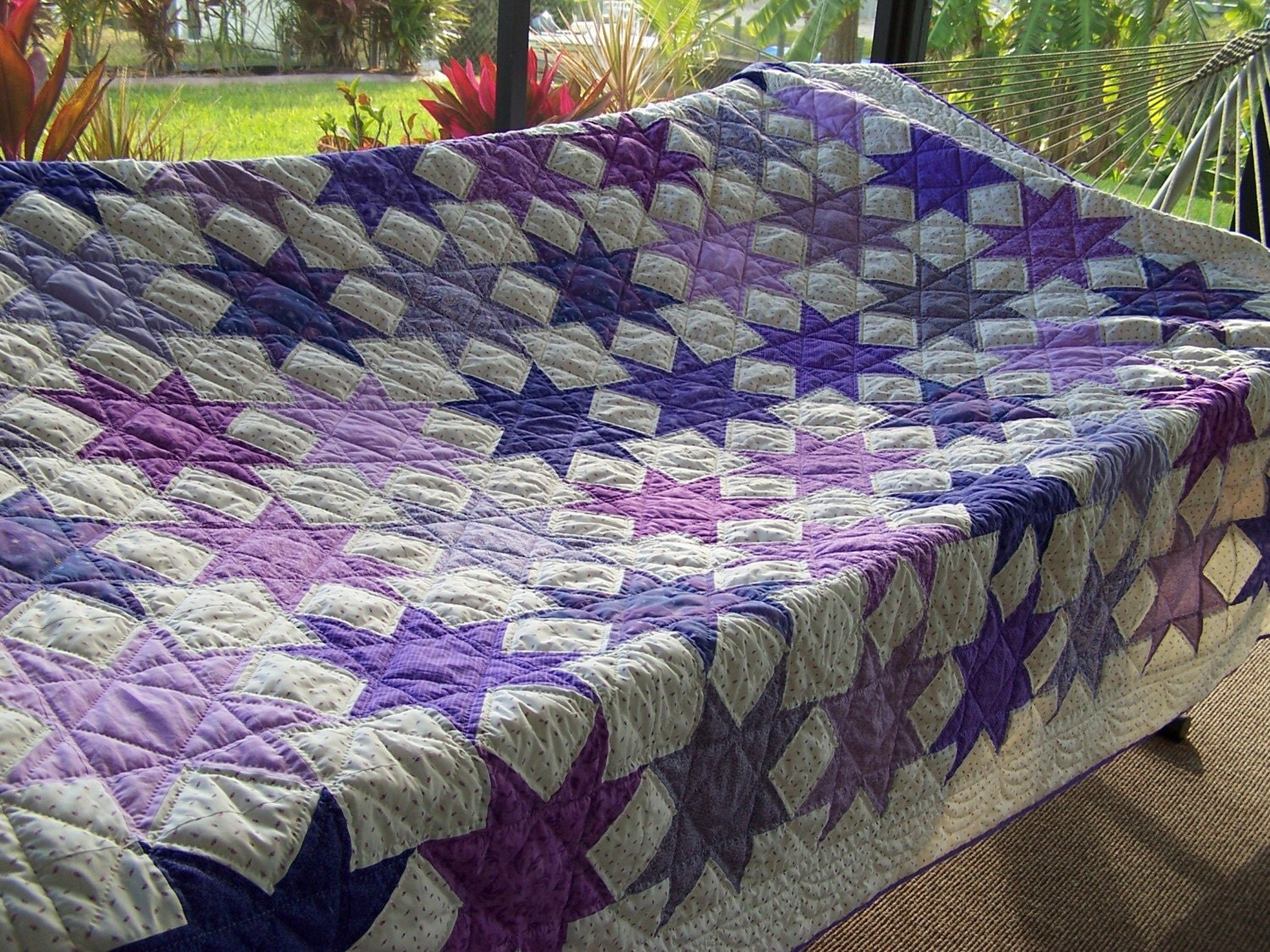 QUEEN SIZE PURPLE STAR QUILT