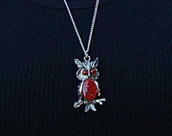 Owl Necklace Vintage 1970sRed Silver tone