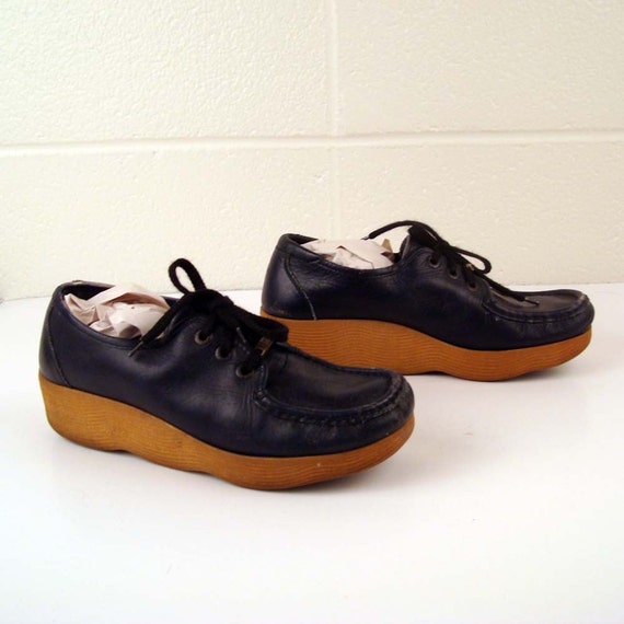 Vintage 1970s Famolare Oxford Lace Up Wedges Navy Blue Leather Women's ...