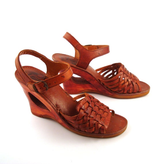 Woven Leather Sandals Vintage 1970s Heels by purevintageclothing